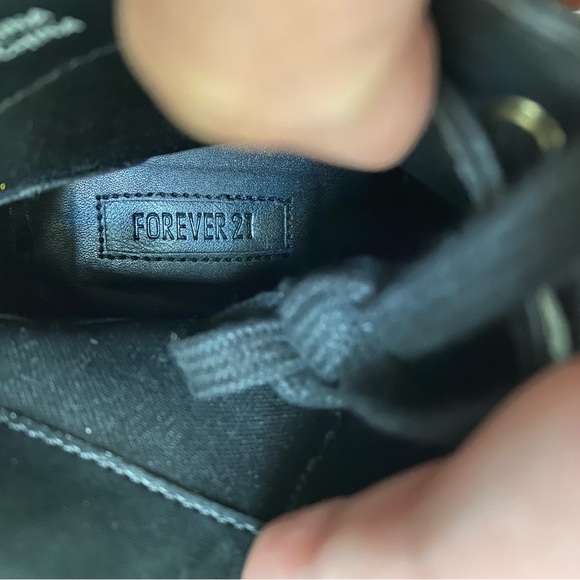 Forever 21 black platform Boots ! - Picture 6 of 11